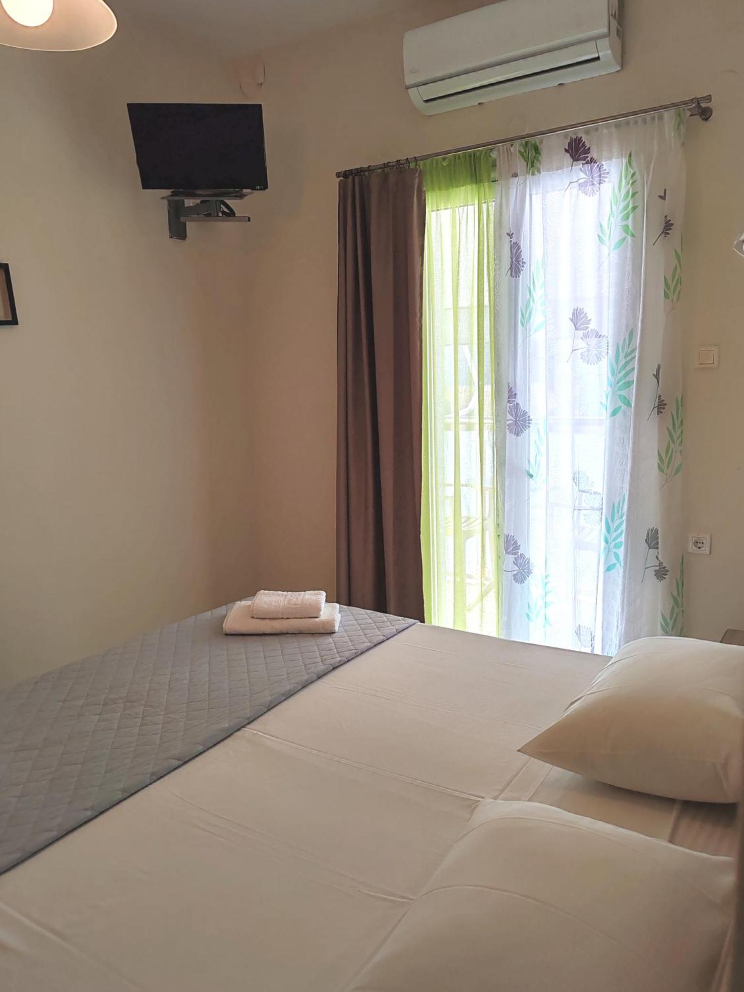 Angelica Studios And Apartments Agia Marina 외부 사진