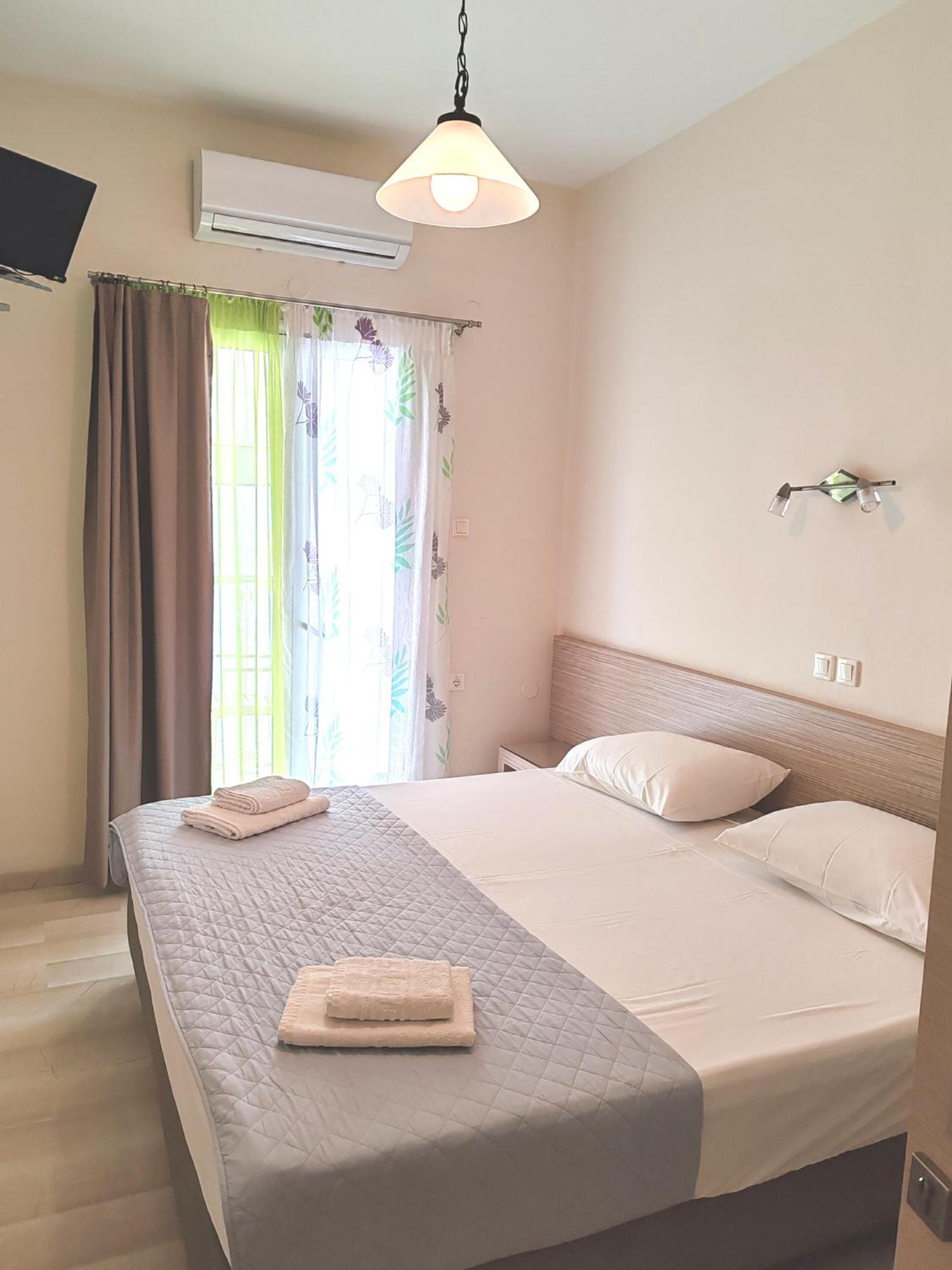 Angelica Studios And Apartments Agia Marina 외부 사진