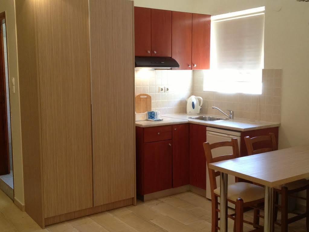 Angelica Studios And Apartments Agia Marina 외부 사진
