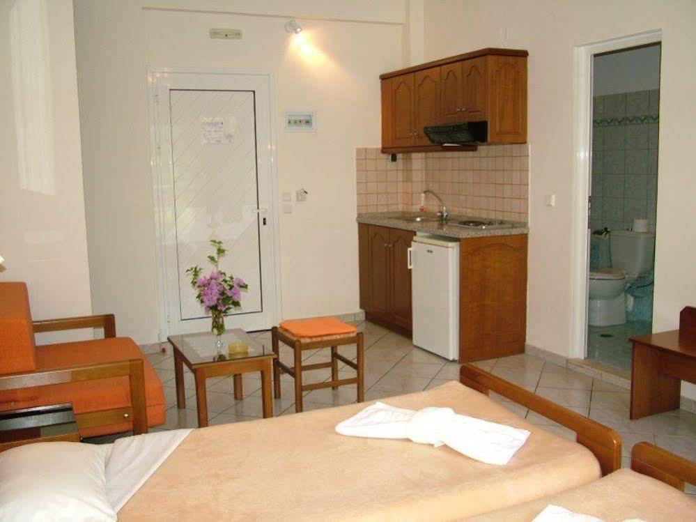 Angelica Studios And Apartments Agia Marina 외부 사진