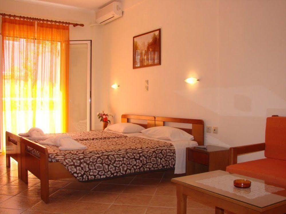 Angelica Studios And Apartments Agia Marina 외부 사진